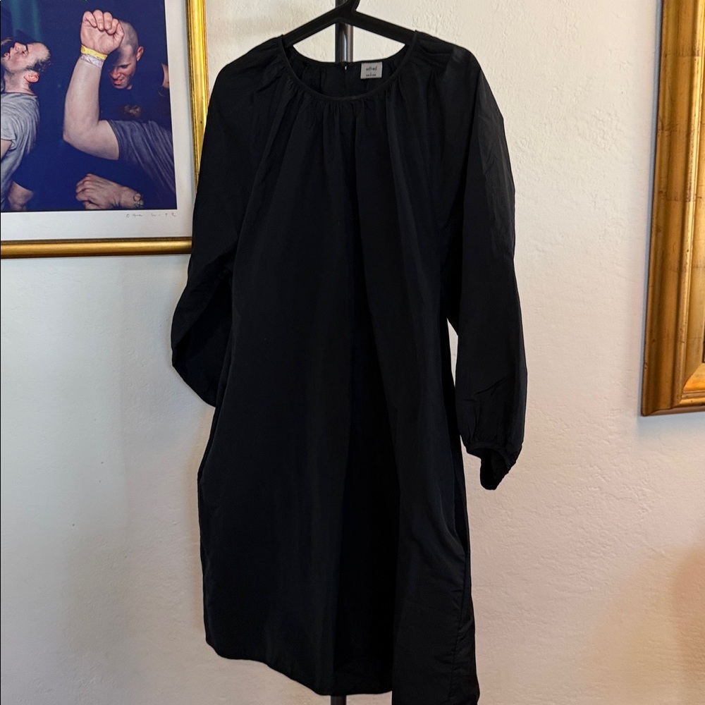 Wilfred Aritzia Classic Black Blouson Dress